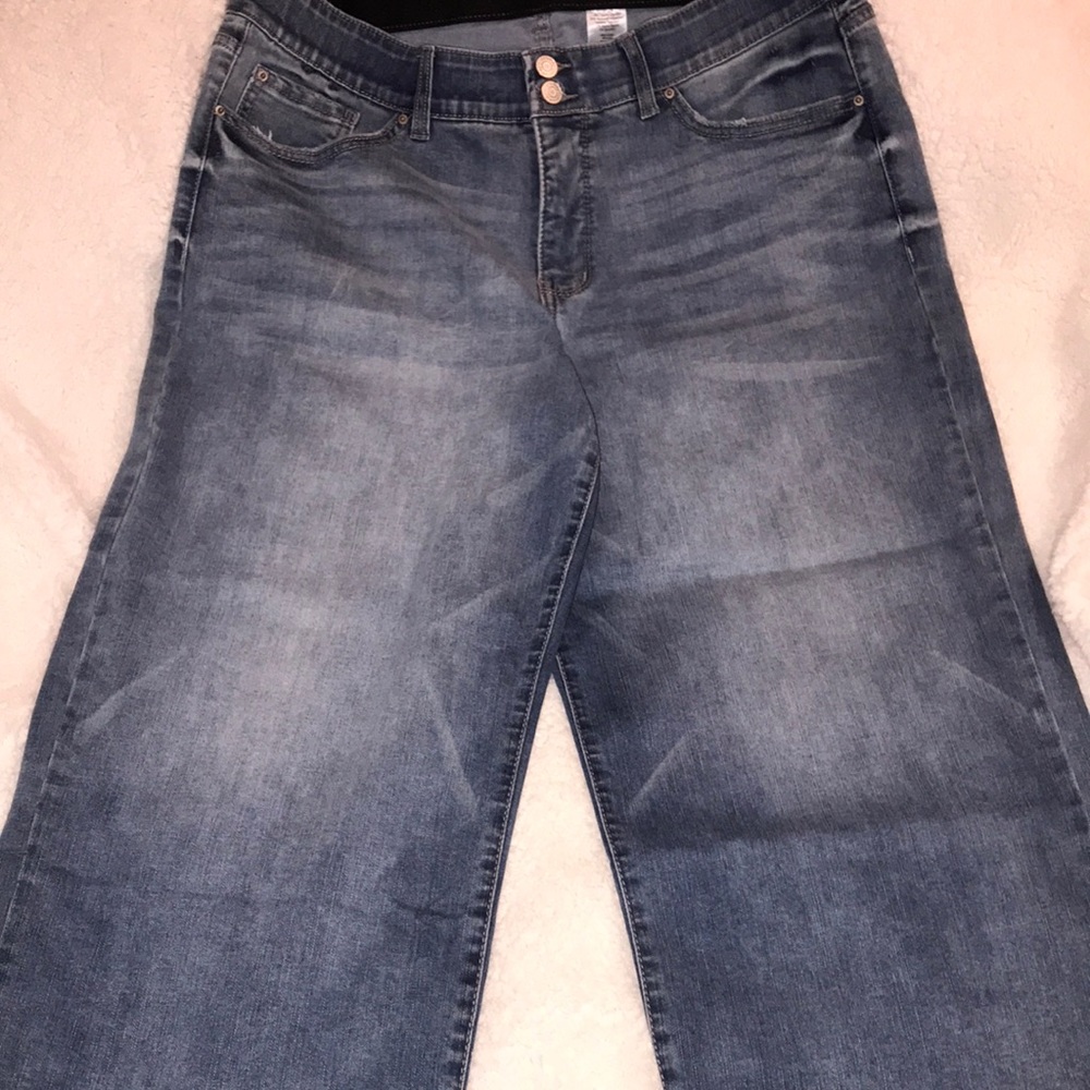 Size 16W Wide Leg cropped Jeans